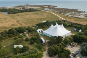 Vue aérienne du chapiteau sur l'île Tatihou
©David Daguier