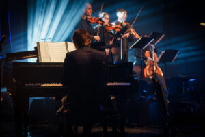 Concert création sous le chapiteau de l'île : Le Vent du Nord, Ensemble Magnétis & Philippe Prud'homme ©Jonathan Banzet